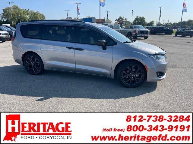 2020 Chrysler Pacifica Touring L