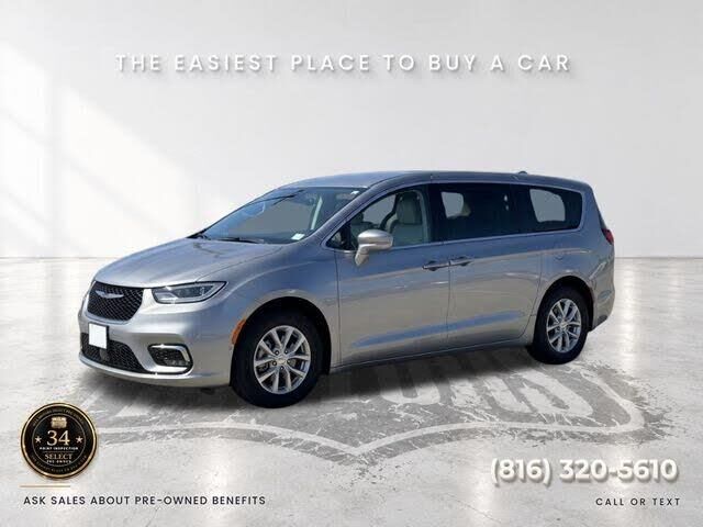 2024 Chrysler Pacifica Touring L — photo 1 of 1