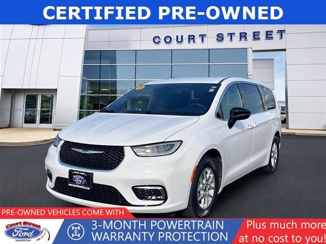 2025 Chrysler Pacifica Select