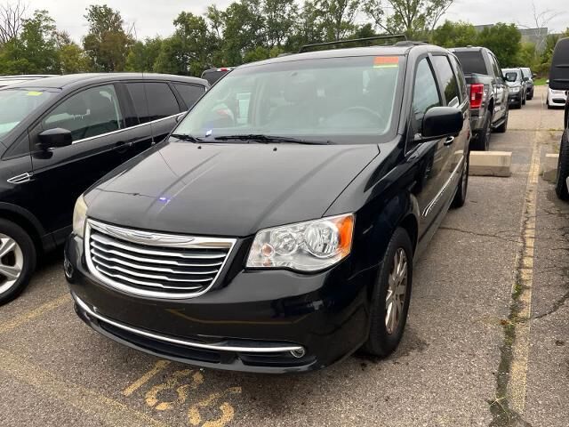 2013 Chrysler Town and Country Touring