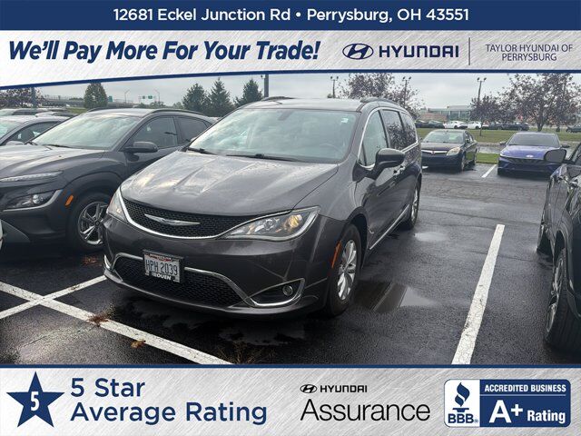 2017 Chrysler Pacifica Touring-L