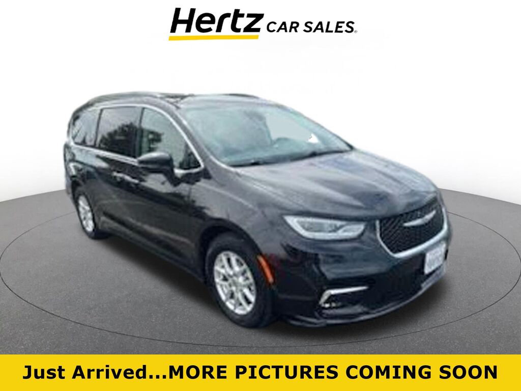 2022 Chrysler Pacifica Touring L — photo 1 of 1