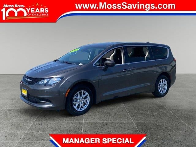 2023 Chrysler Voyager LX — photo 1 of 13