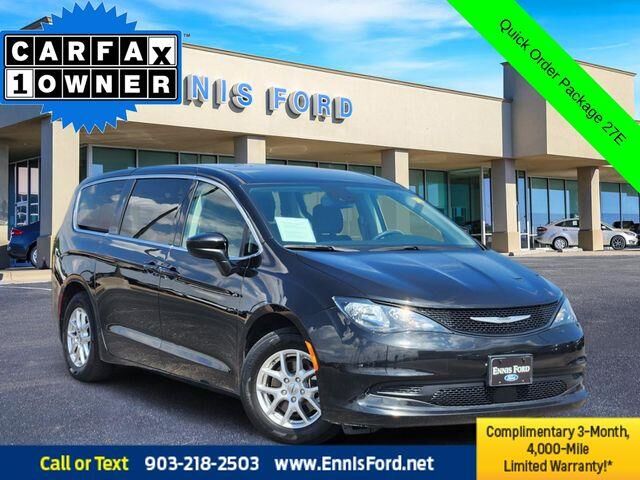 2023 Chrysler Voyager LX