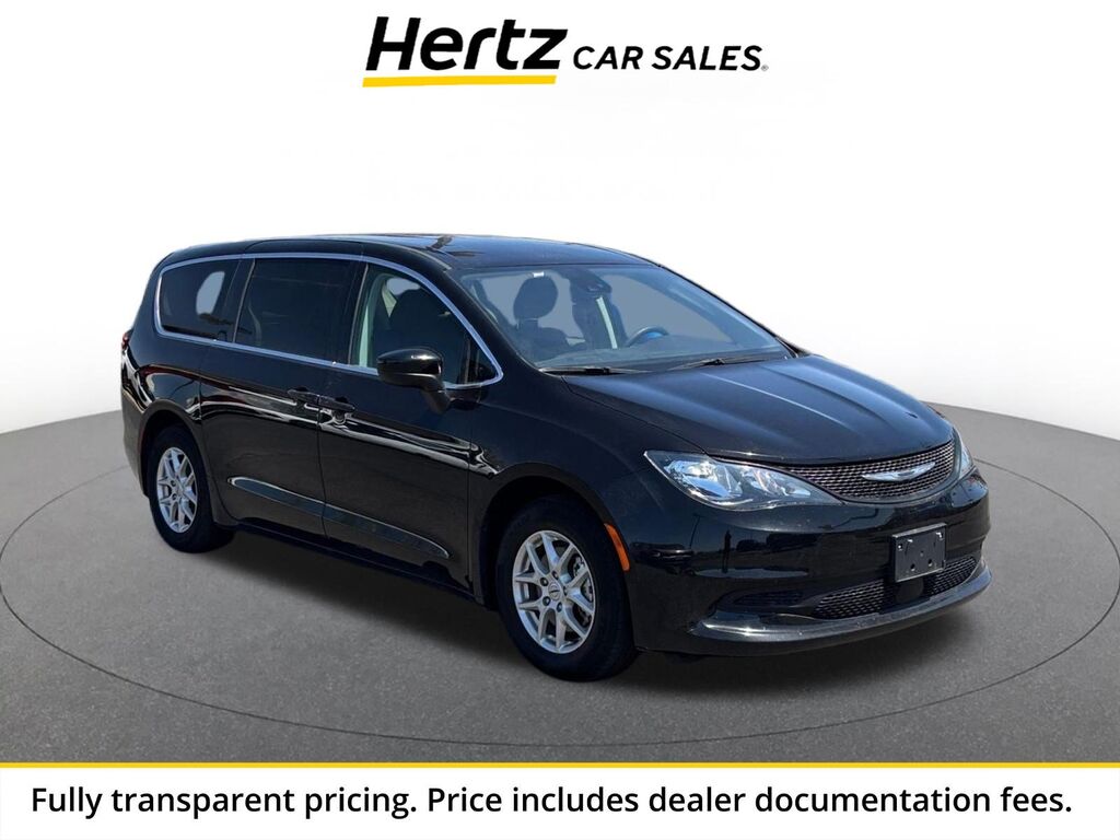 2024 Chrysler Voyager LX — photo 1 of 11