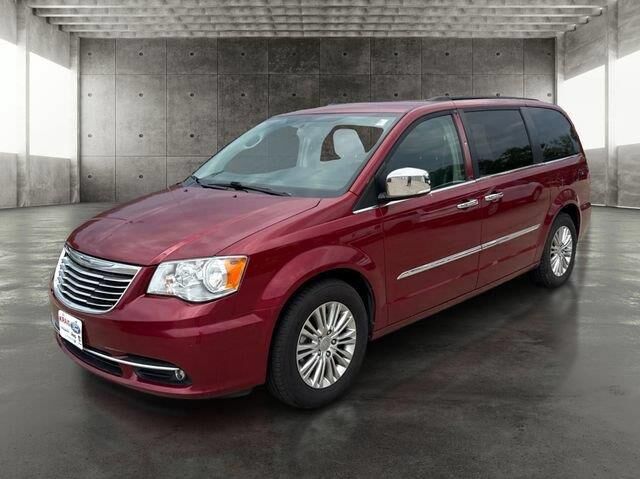 2015 Chrysler Town and Country Touring-L