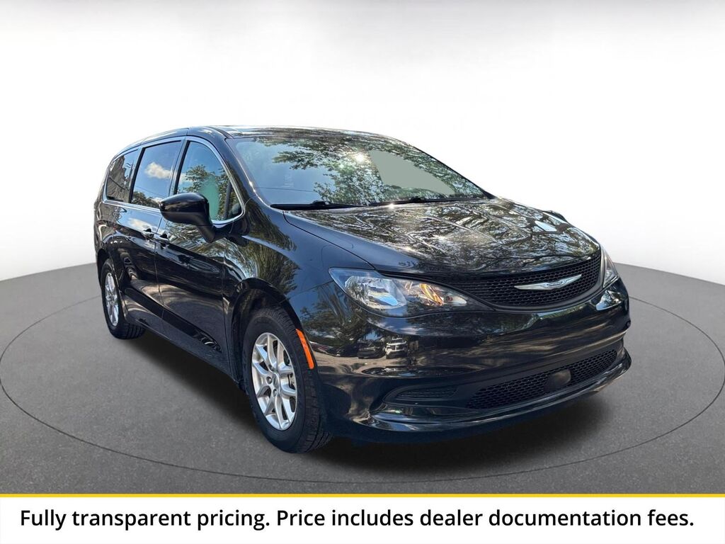 2024 Chrysler Voyager LX — photo 1 of 1