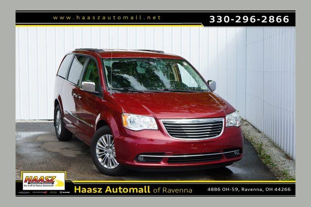 2015 Chrysler Town &amp; Country Touring-L