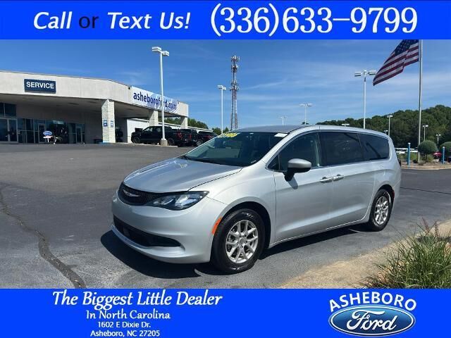 2023 Chrysler Voyager LX