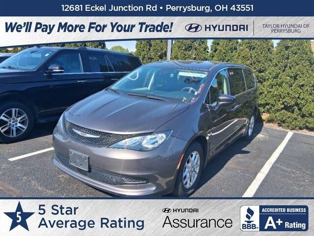 2023 Chrysler Voyager LX — photo 1 of 1