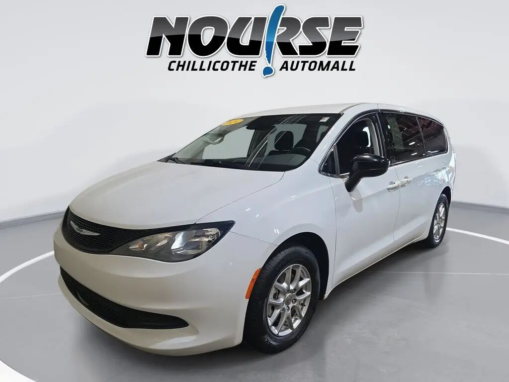 2024 Chrysler Voyager LX — photo 1 of 13