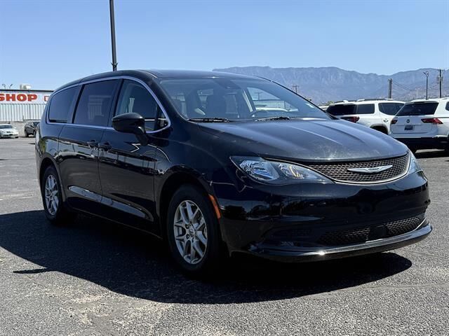 2023 Chrysler Voyager LX — photo 1 of 1