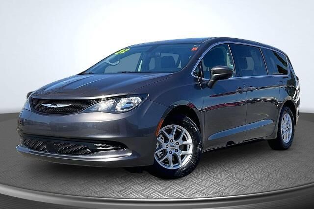 2022 Chrysler Voyager LX