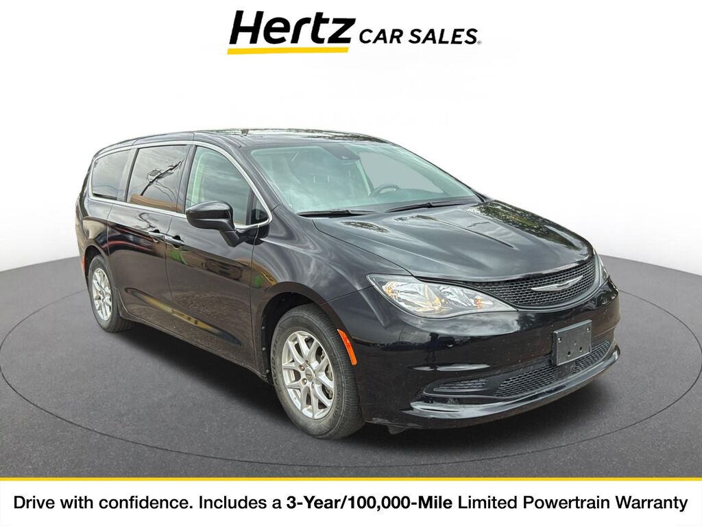 2023 Chrysler Voyager LX — photo 1 of 1