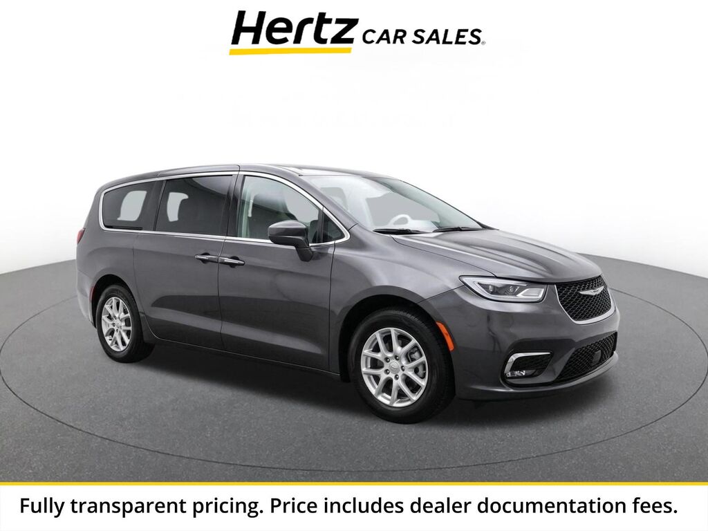2024 Chrysler Voyager LX — photo 1 of 10