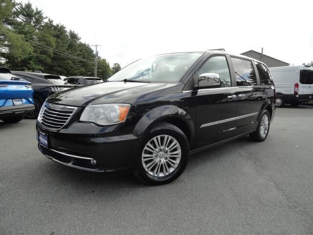 2016 Chrysler Town and Country Touring-L