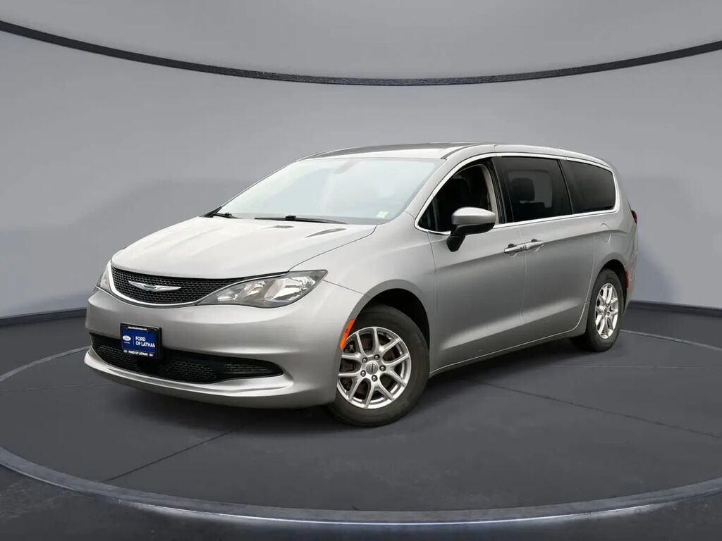 2021 Chrysler Voyager LX — photo 1 of 13