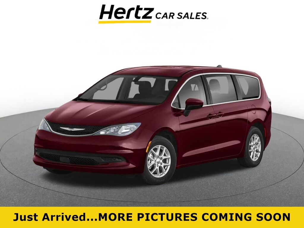 2023 Chrysler Voyager LX — photo 1 of 1
