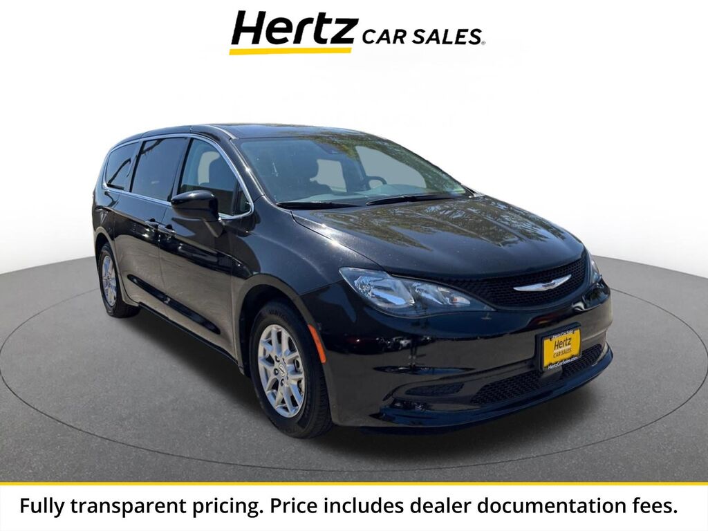 2024 Chrysler Voyager LX — photo 1 of 11