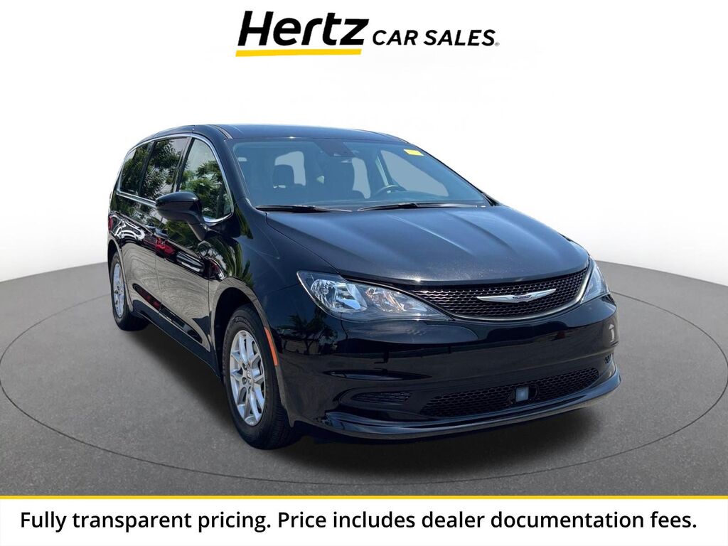 2024 Chrysler Voyager LX — photo 1 of 4