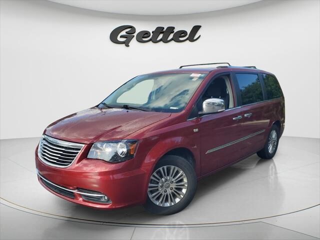 2014 Chrysler Town and Country Touring-L