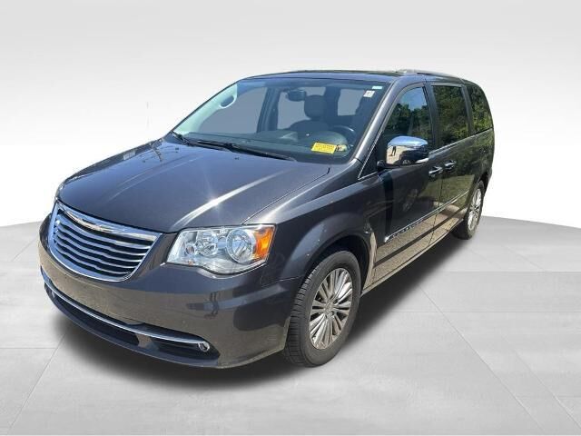 2016 Chrysler Town and Country Touring-L