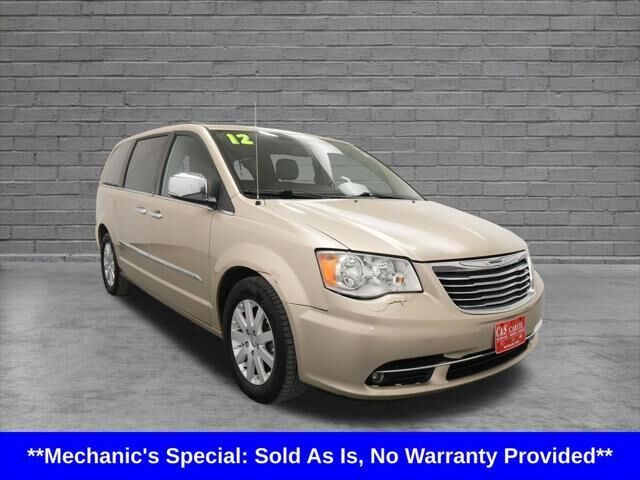 2012 Chrysler Town and Country Touring-L — photo 1 of 13