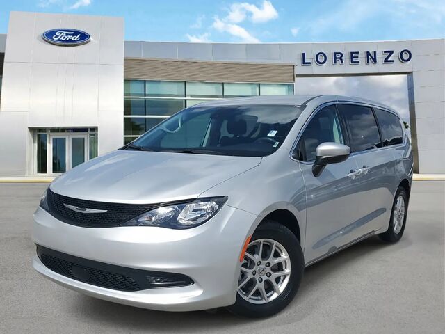 2023 Chrysler Voyager LX