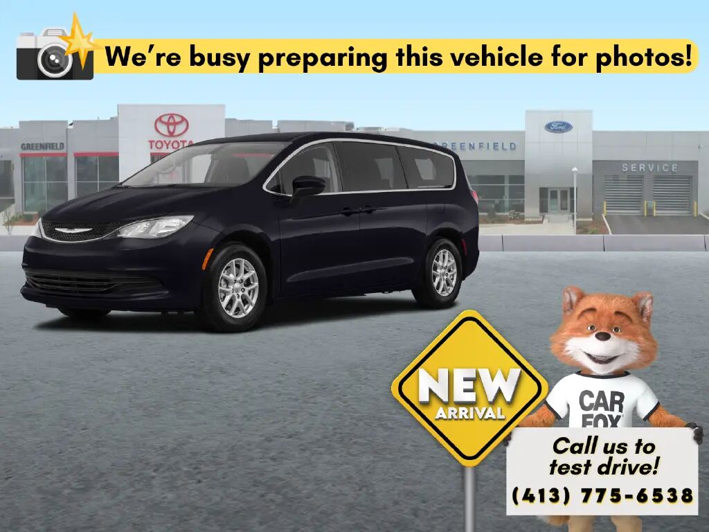 2020 Chrysler Voyager LXi — photo 1 of 6