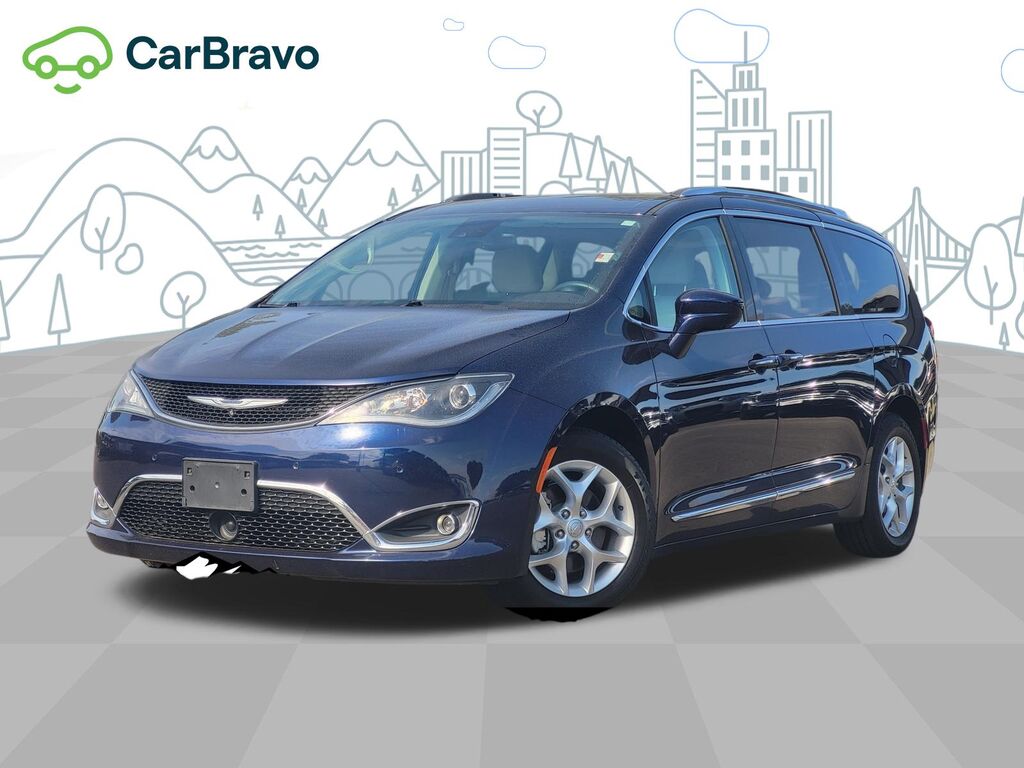 2017 Chrysler Pacifica Touring-L Plus — photo 1 of 6