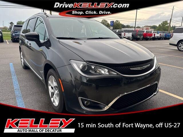 2017 Chrysler Pacifica Touring-L Plus