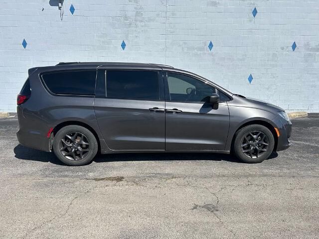 2019 Chrysler Pacifica Touring L Plus