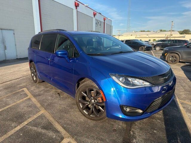 2020 Chrysler Pacifica Touring