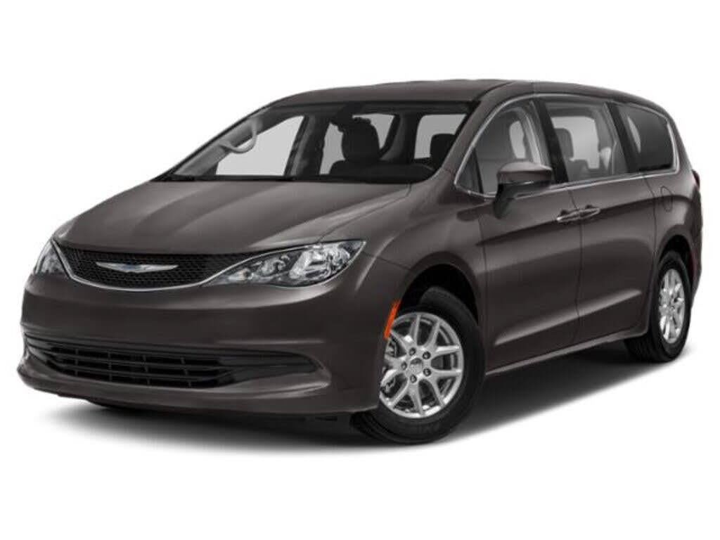 2020 Chrysler Pacifica Touring — photo 1 of 1