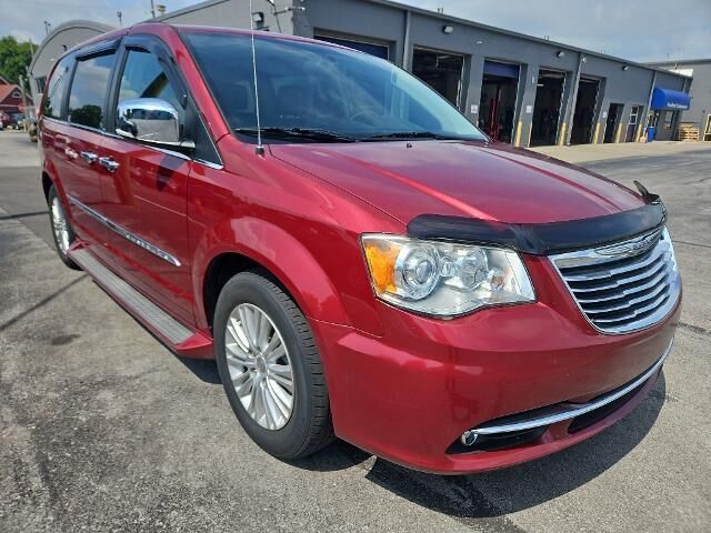 2012 Chrysler Town and Country Limited