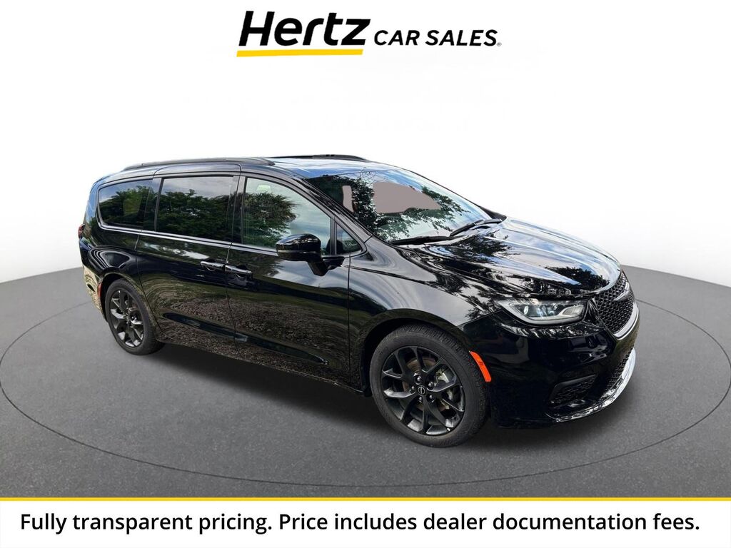 2025 Chrysler Pacifica Limited — photo 1 of 11