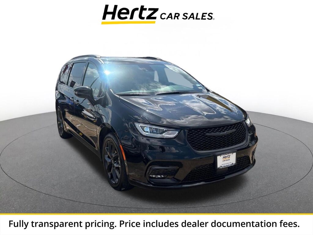2025 Chrysler Pacifica Limited — photo 1 of 4