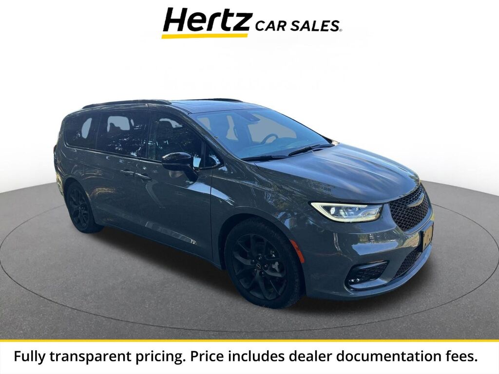 2025 Chrysler Pacifica Limited — photo 1 of 11