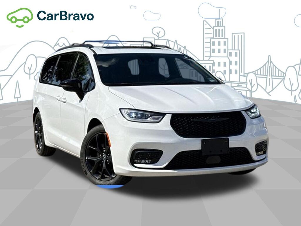 2025 Chrysler Pacifica Limited — photo 1 of 7