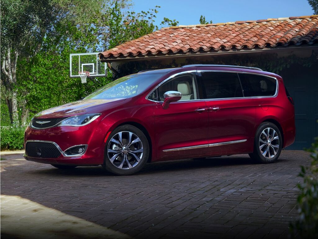 2018 Chrysler Pacifica Limited — photo 1 of 1