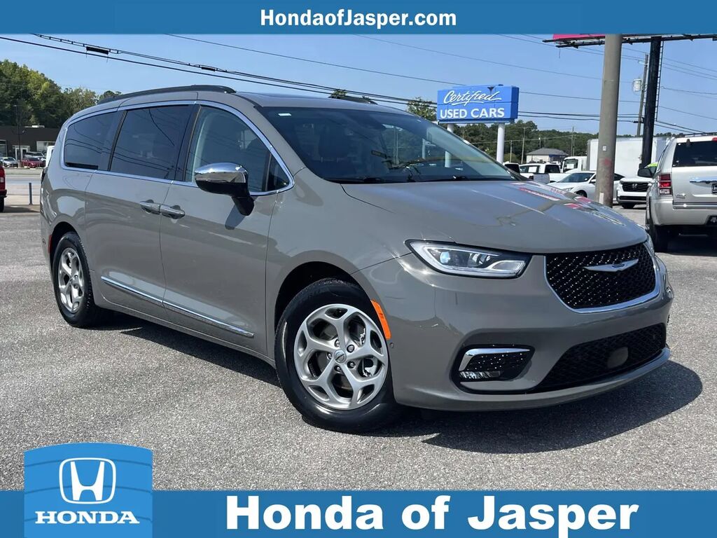 2023 Chrysler Pacifica Limited — photo 1 of 13
