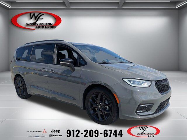 2025 Chrysler Pacifica Limited — photo 1 of 1