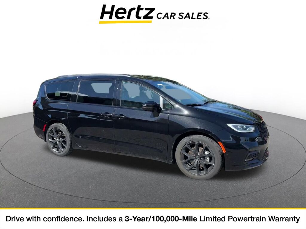 2025 Chrysler Pacifica Limited — photo 1 of 10