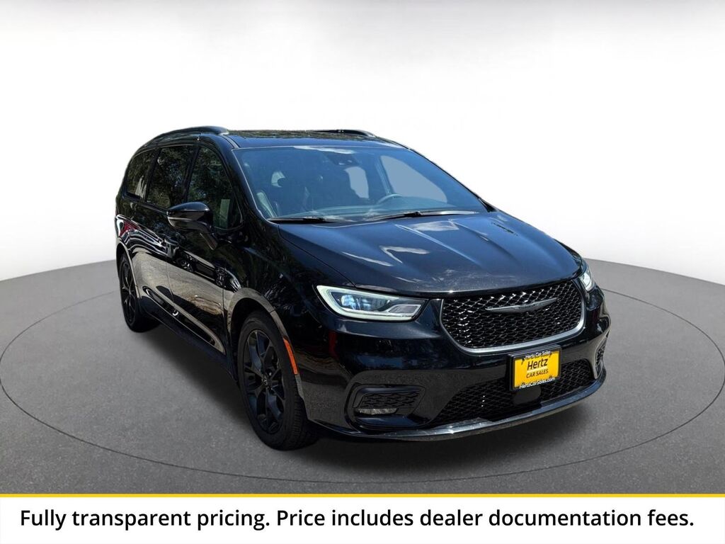 2025 Chrysler Pacifica Limited — photo 1 of 11