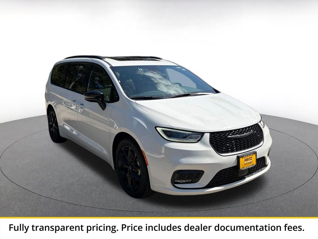 2025 Chrysler Pacifica Limited — photo 1 of 1