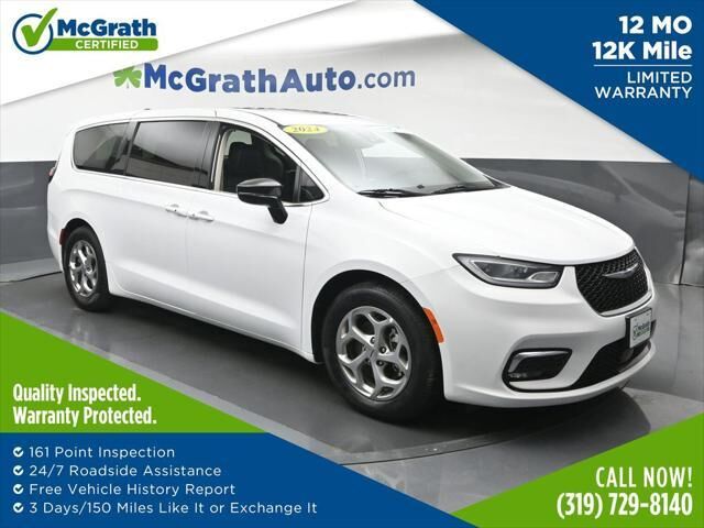 2024 Chrysler Pacifica Limited — photo 1 of 13