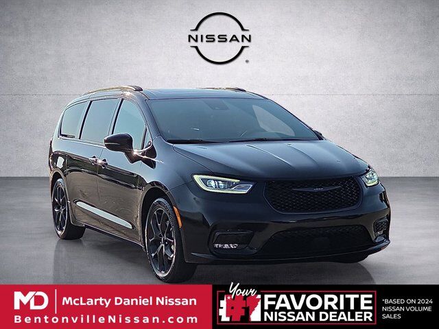 2025 Chrysler Pacifica Limited — photo 1 of 1