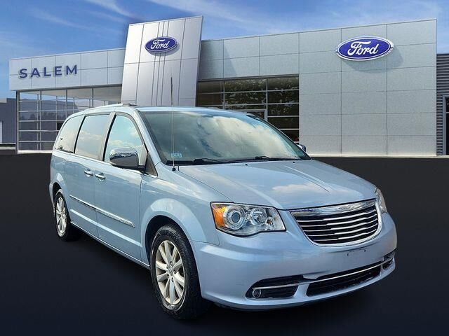 2016 Chrysler Town and Country Limited Platinum