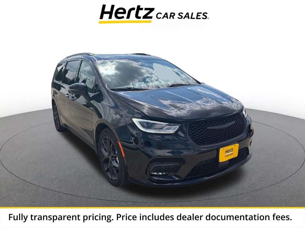 2025 Chrysler Pacifica Limited — photo 1 of 11
