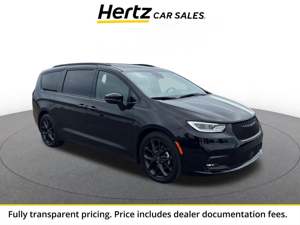 2025 Chrysler Pacifica Limited — photo 1 of 11
